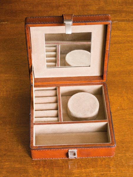 Chestnut Brown Jewellery Box - Image 2