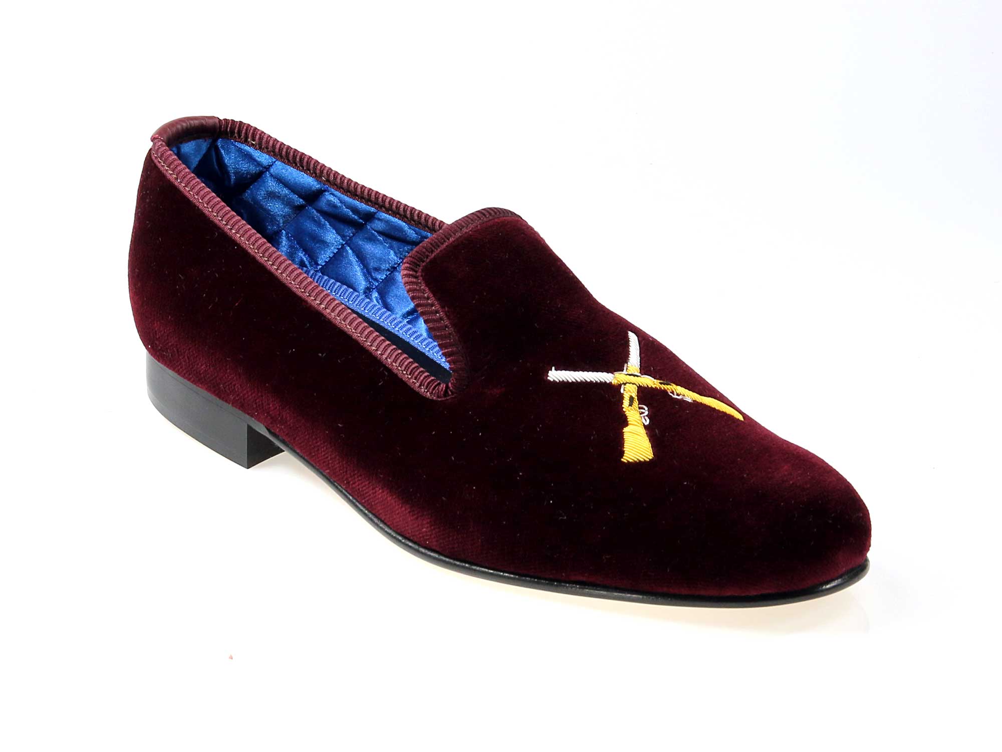 Rifles Motif Embroidered Velvet Slipper - Image 3