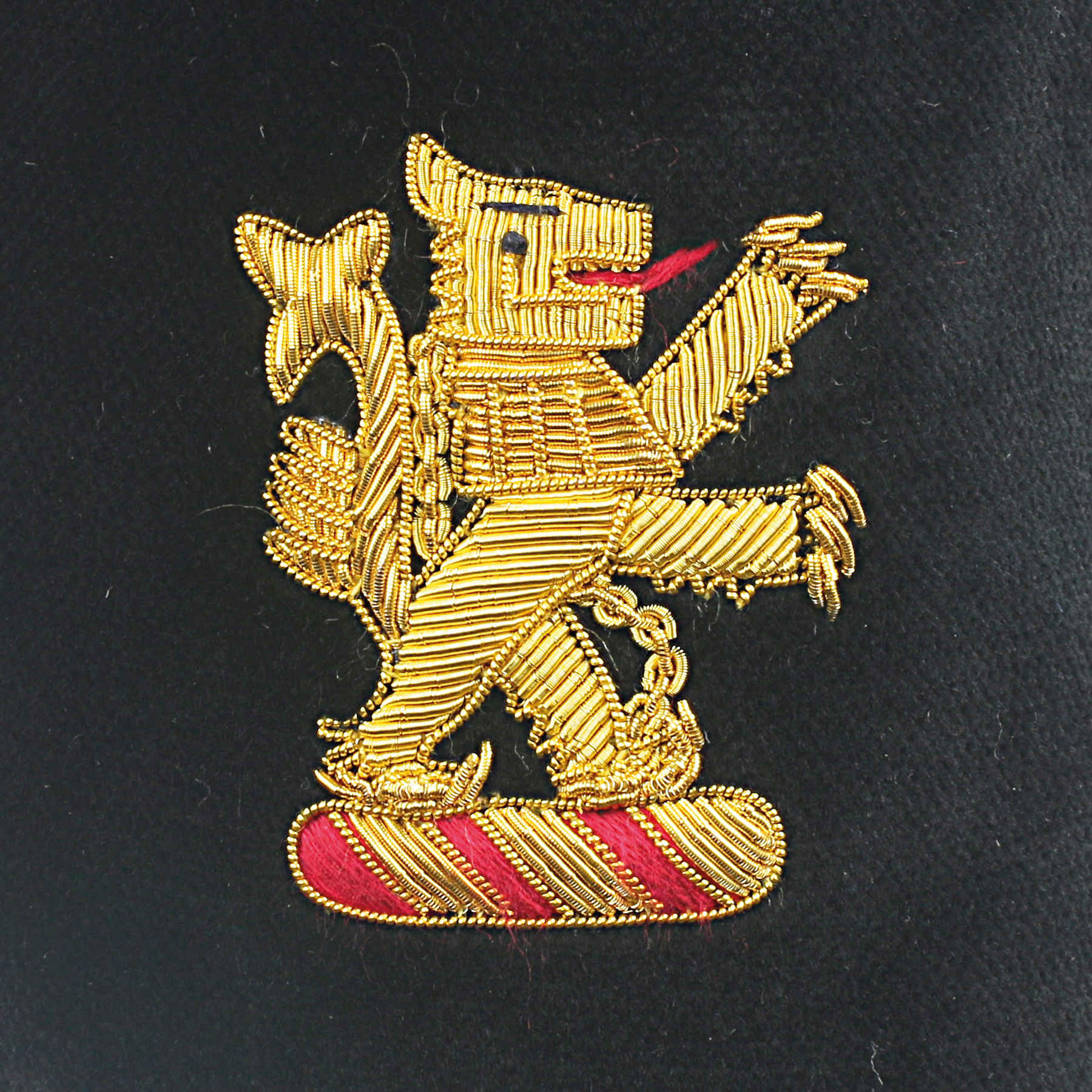 Mens Gold Lion Rampant Black Velvet Slipper - UK 7